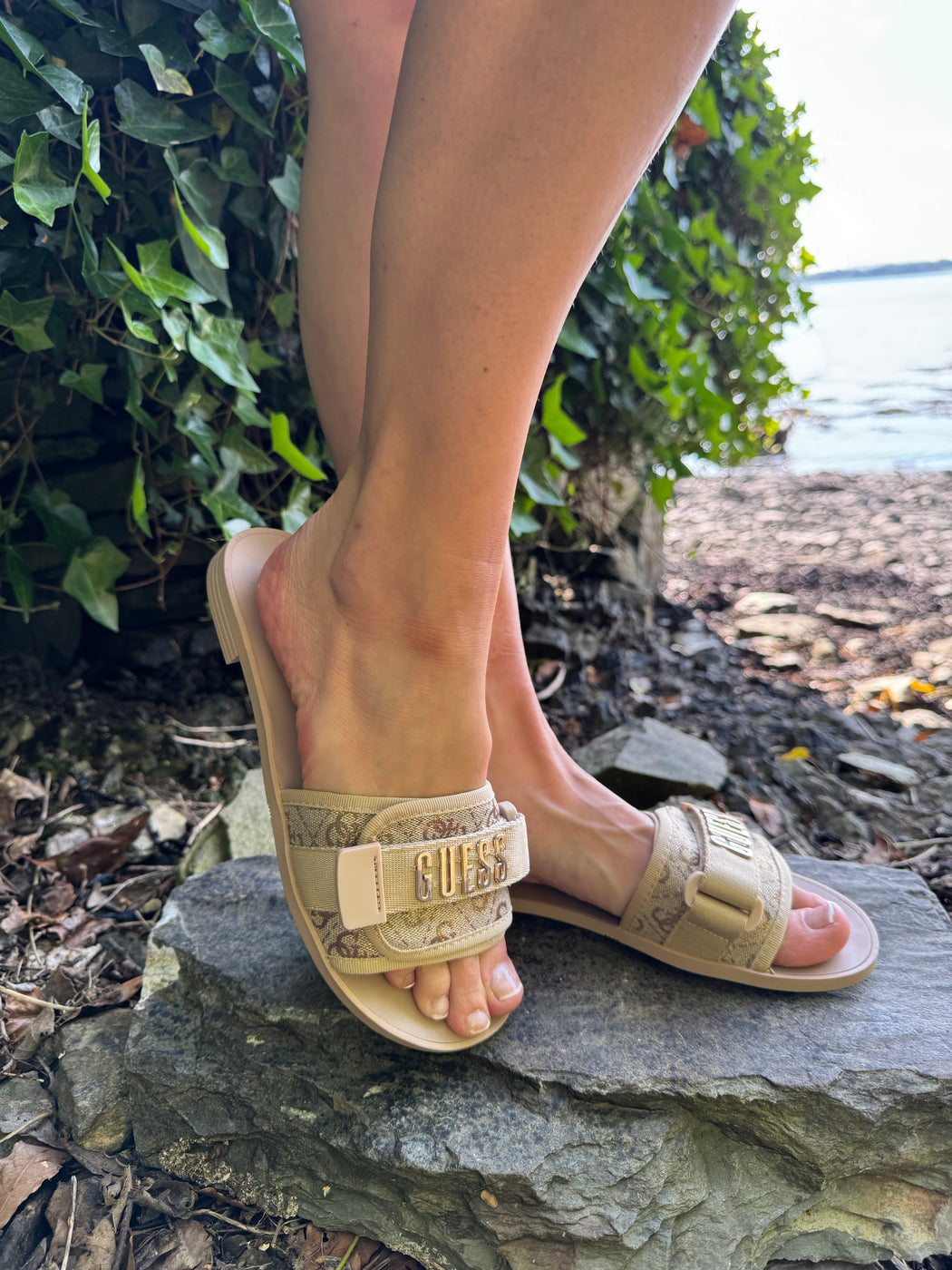 Guess gold mules FLJELYLEL19