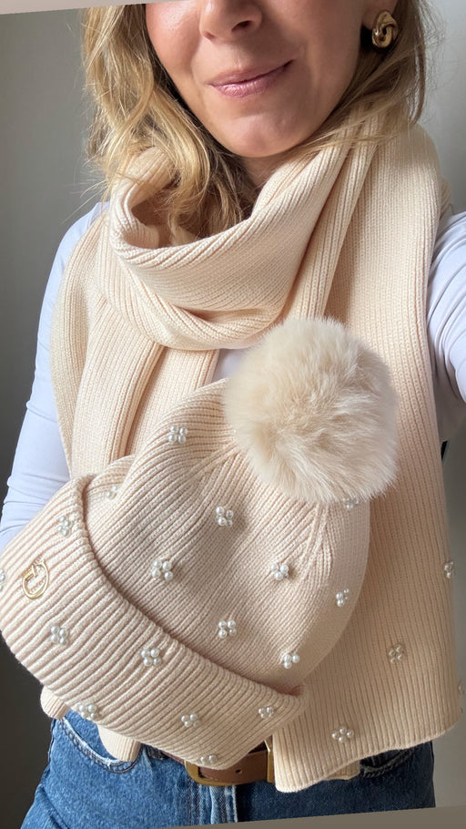 Guess cream pearl Pom Pom hat AW5635VIS01 - OFF