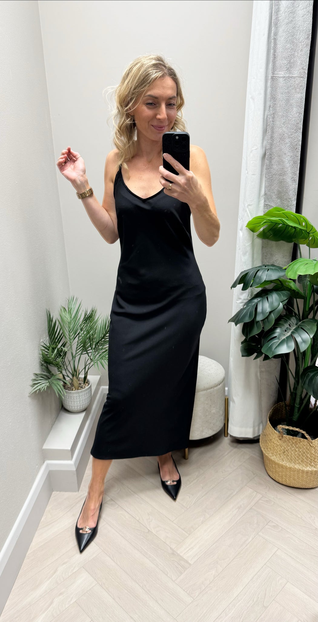 SIENNA MIDAXI DRESS IN BLACK