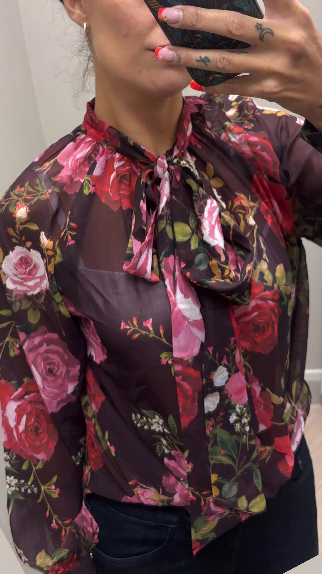 Guess Audrine Bow Blouse. W5BH84W3022