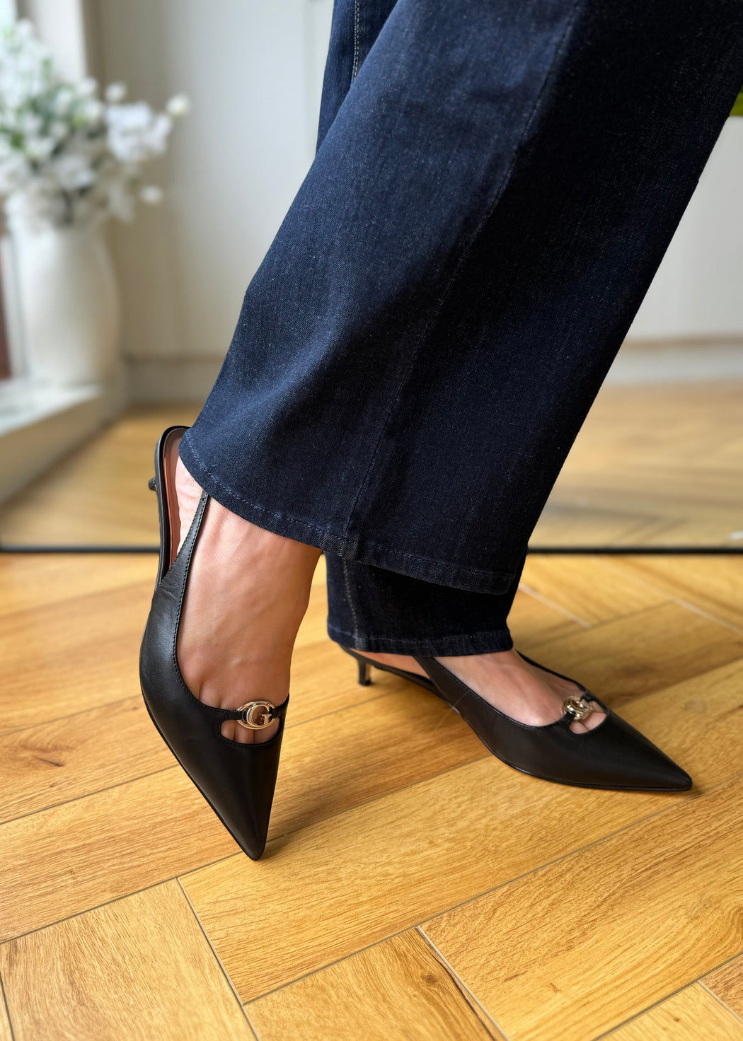 Guess black sling backs shoes FLTJESLEA05