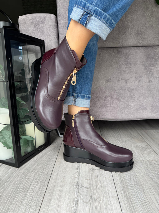 Pottery damson boots