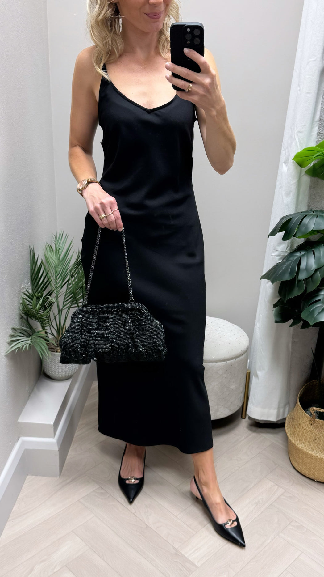 SIENNA MIDAXI DRESS IN BLACK
