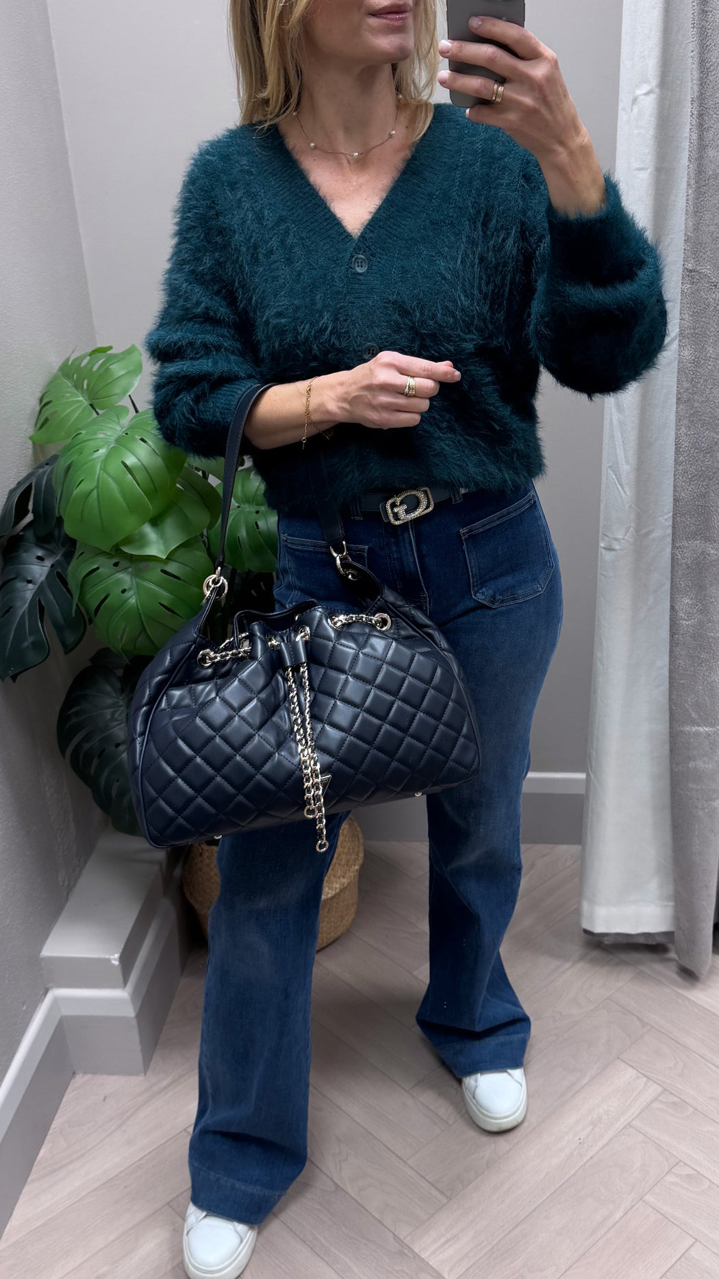 Guess Midnight JULIET Bag. QG245601