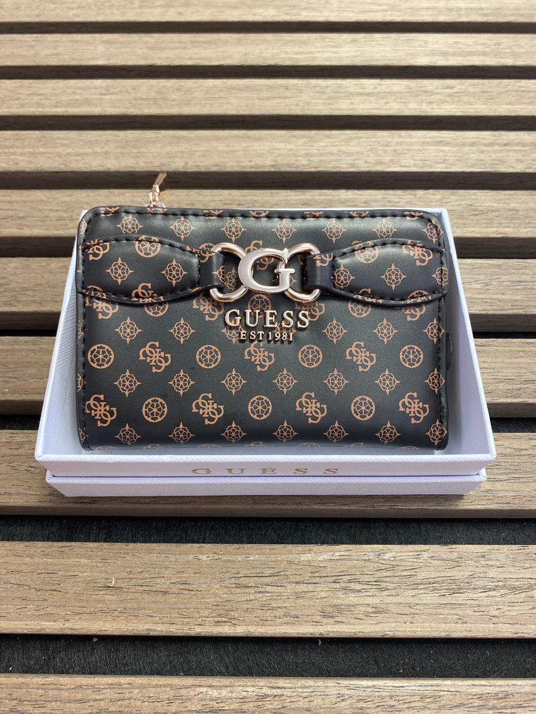 Ps933656 guess mocha logo Arlena wallet