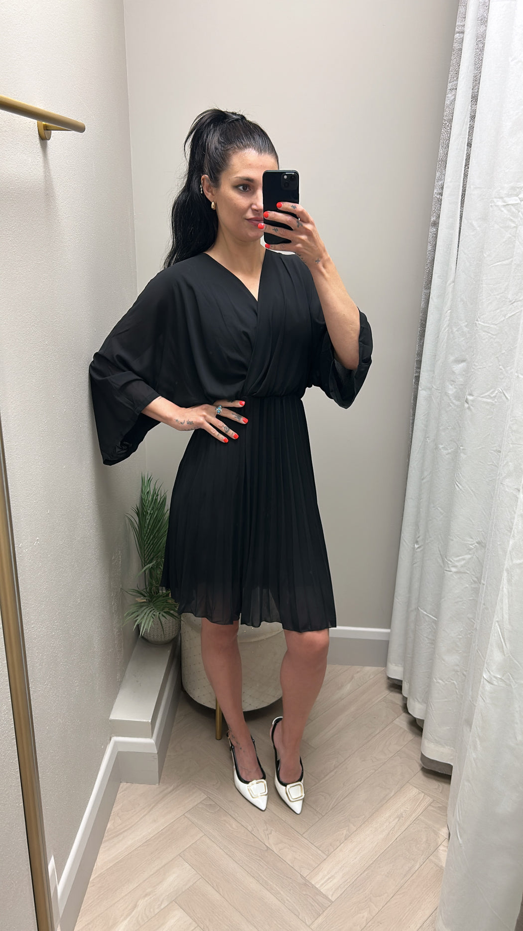 Mia black v-neck pleated dress