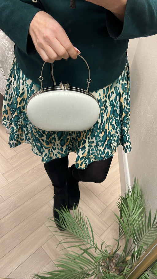 Pearl white clutch 10255