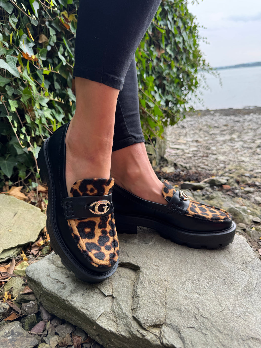 Guess black animal print loafer FLTYK2LEP14