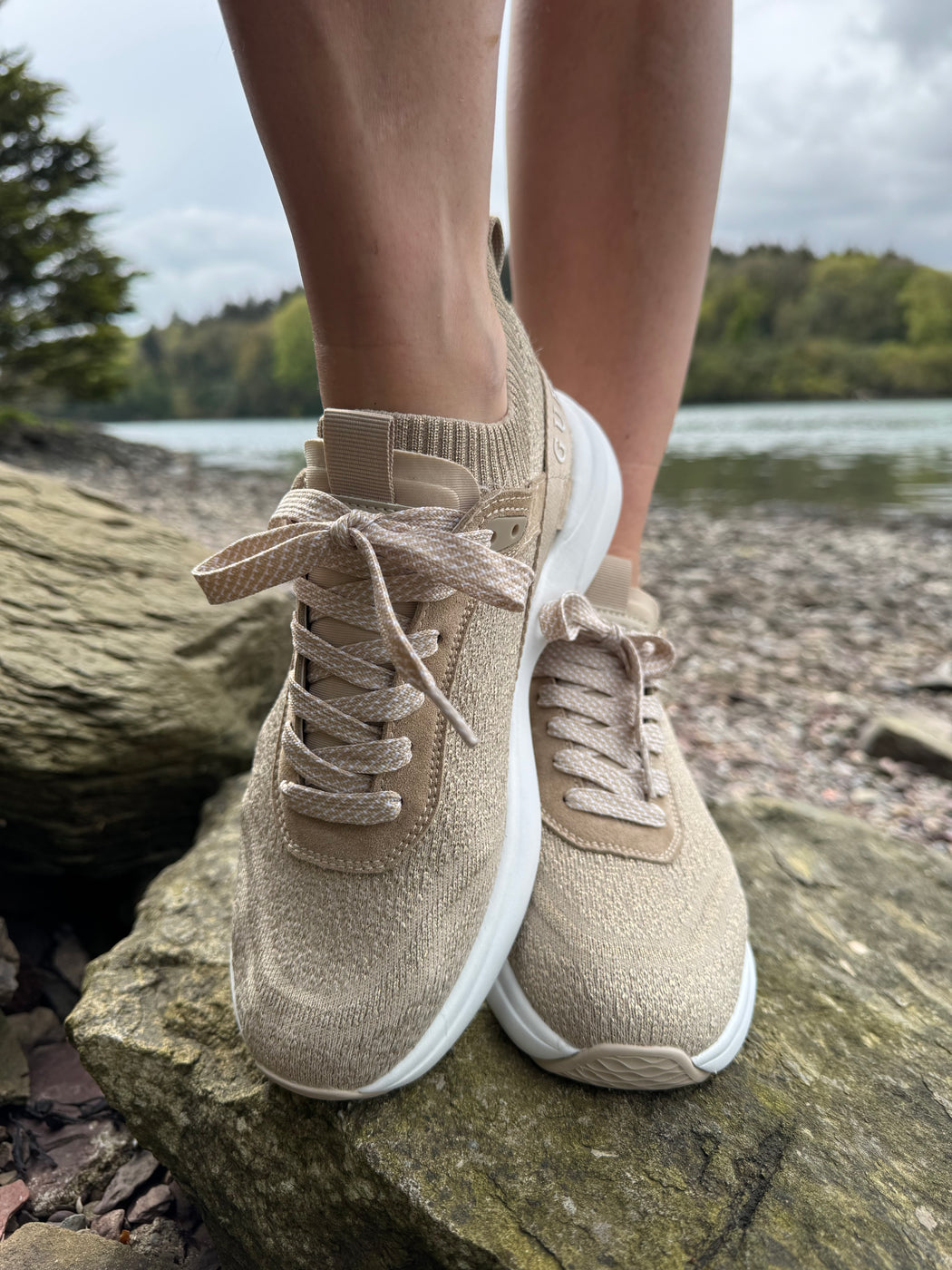 Guess Gold Sparkle Runners. FLJMLDFAB12