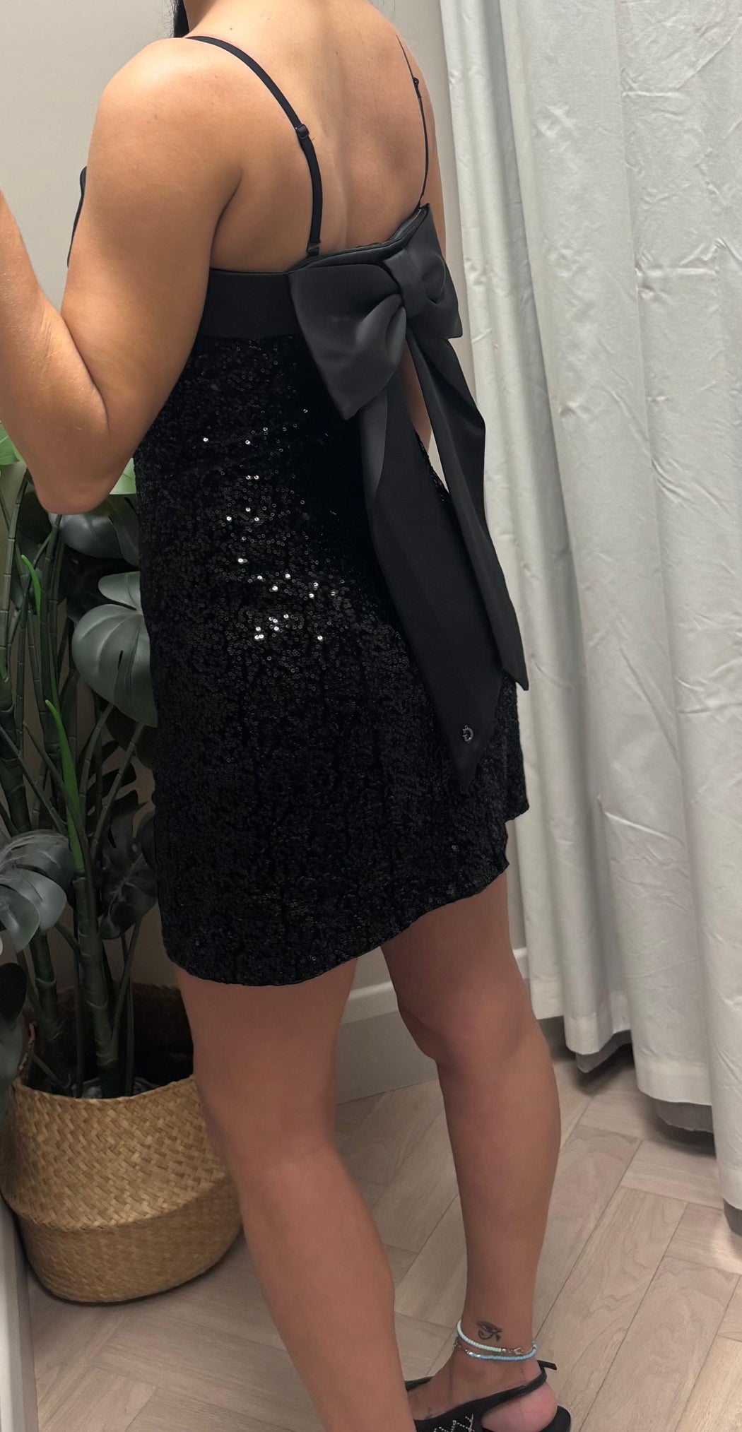 Guess gia mini sequins black dress w6bk45k6923