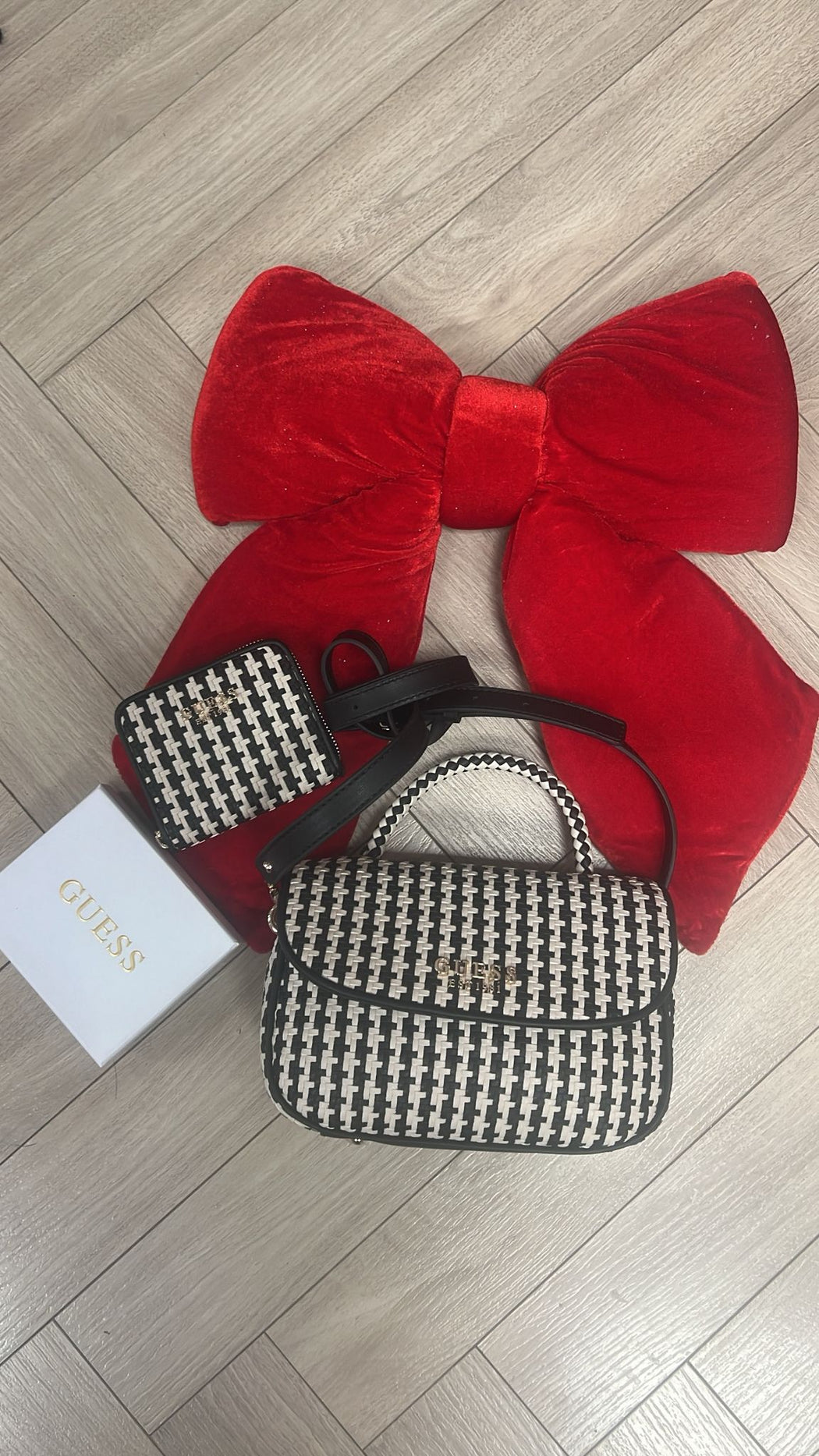 Guess mirema black wallet wg9631137