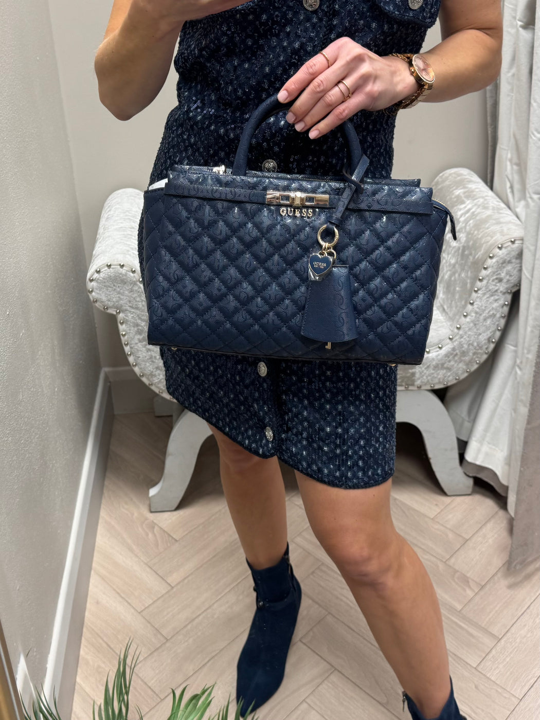 Guess bag GG815706 MIDNIGHT
IDRA