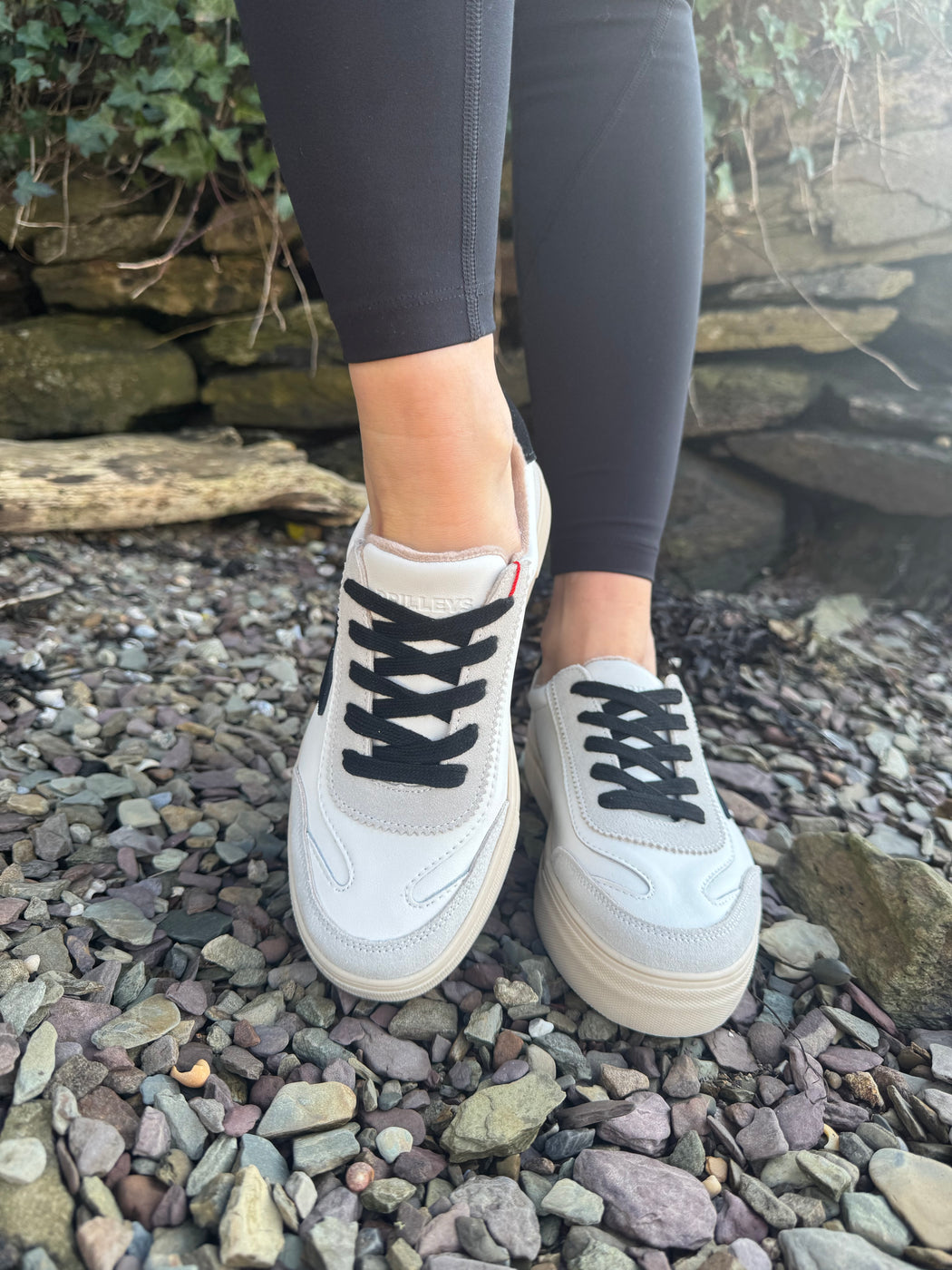 Eighty white coal Runners