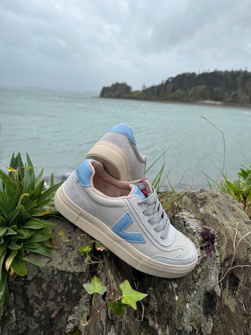 Eighty Chalky Blue Runners