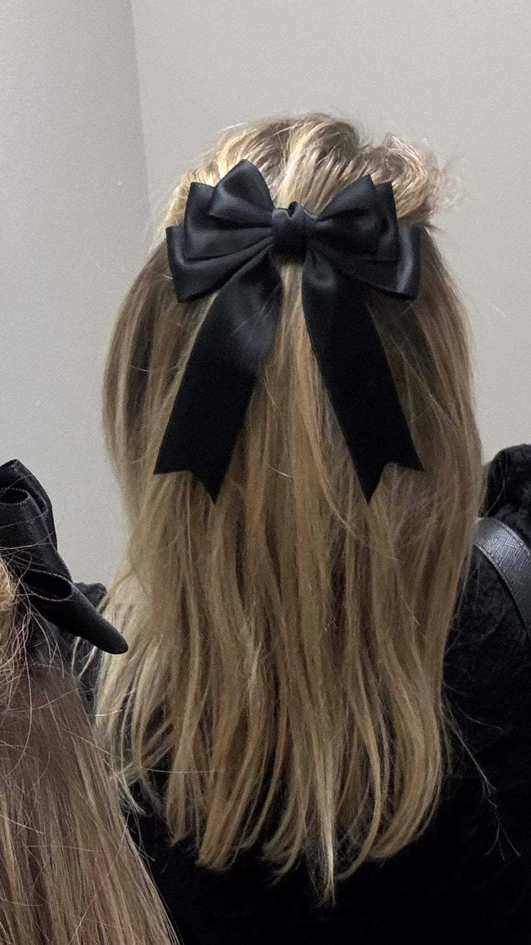 Black bow clip