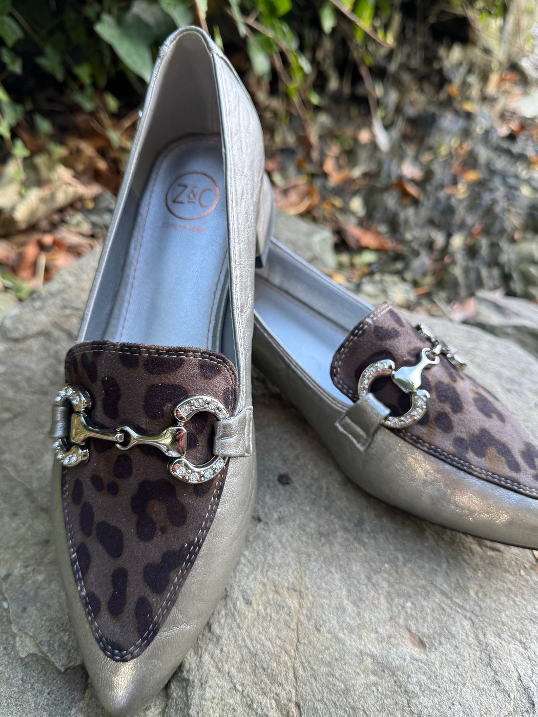 Dalat one Silver cheetah pointed loafer