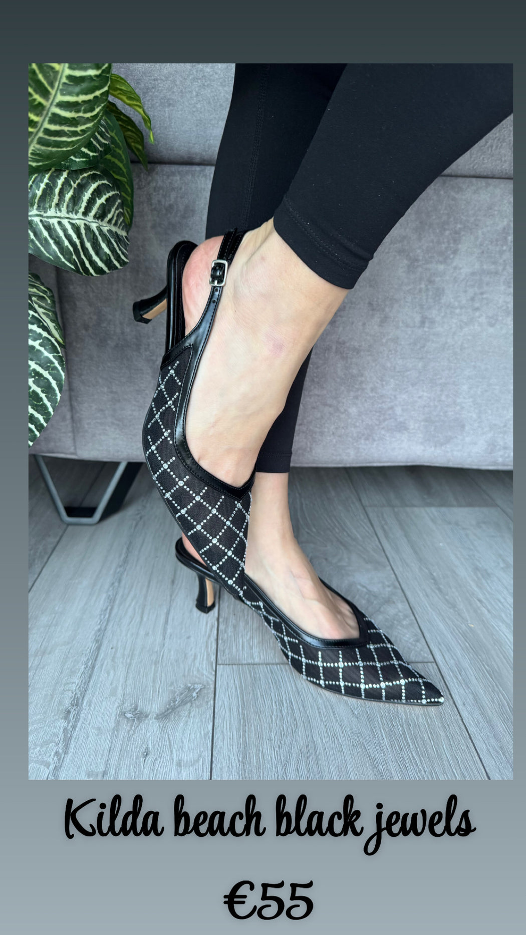 Kilda beach black jewels