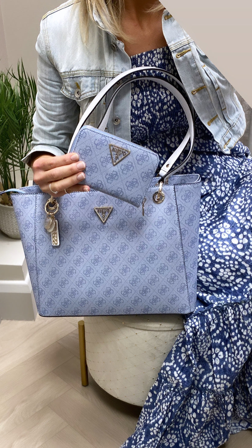 Guess light blue logo noelle tote bag BG787925