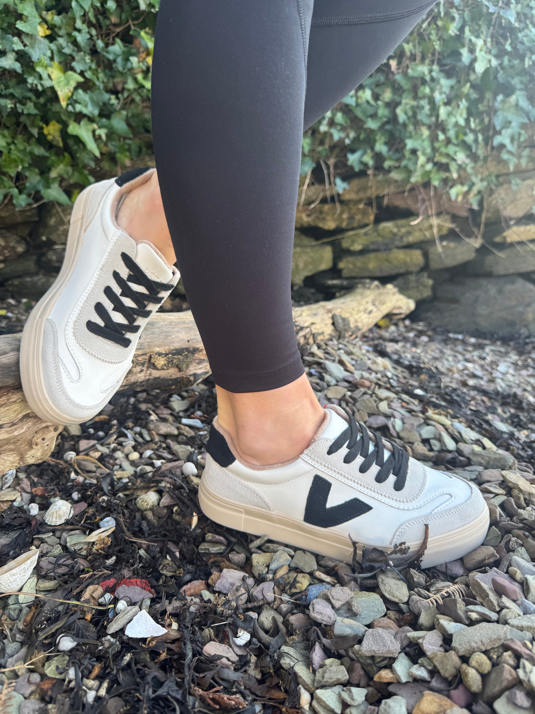 Eighty white coal Runners