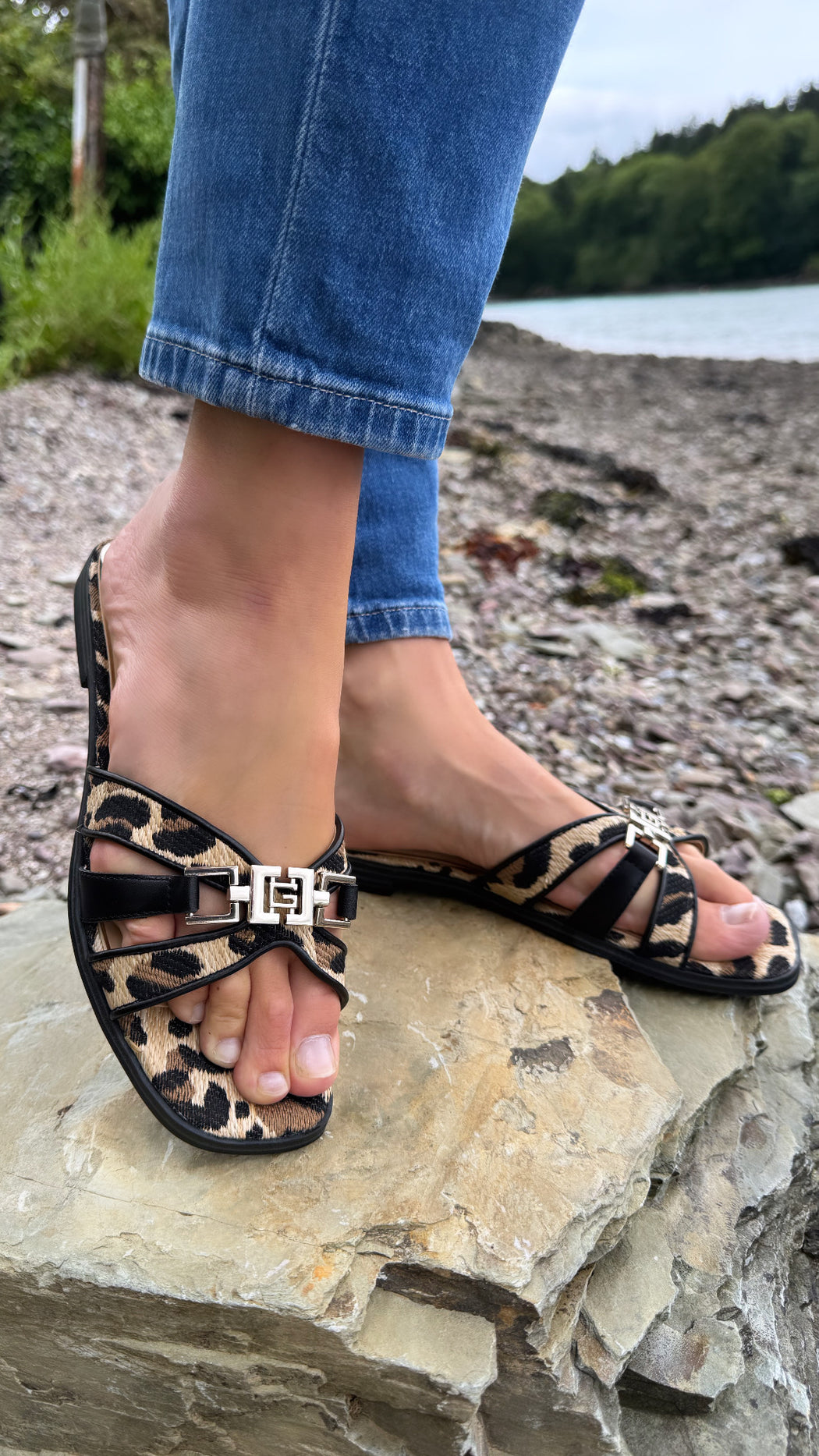 Guess FLJREAPEL19 Leopard Slider with Gold Buckle