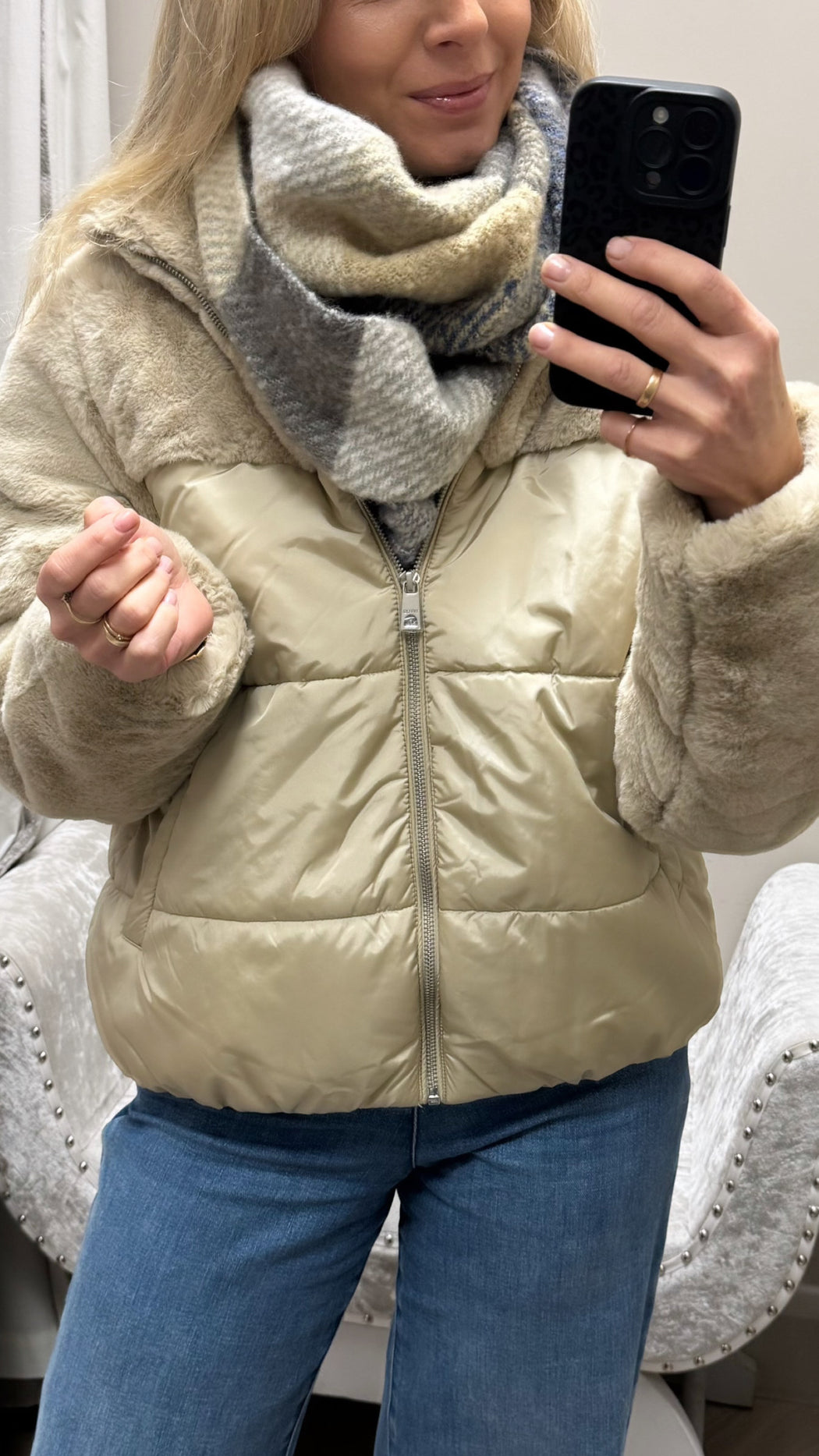 Popperes beige jacket