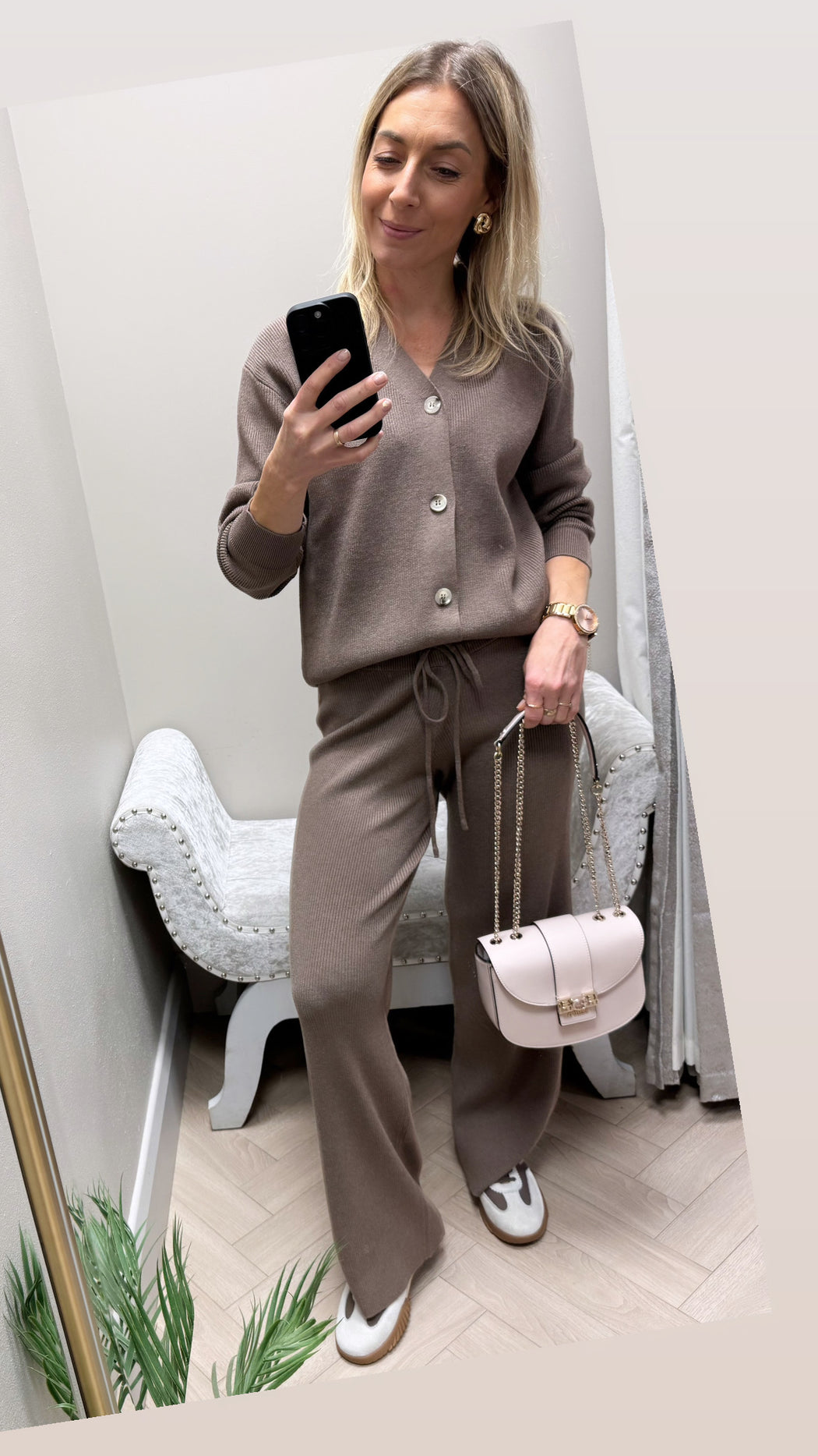 Lady beige trousers