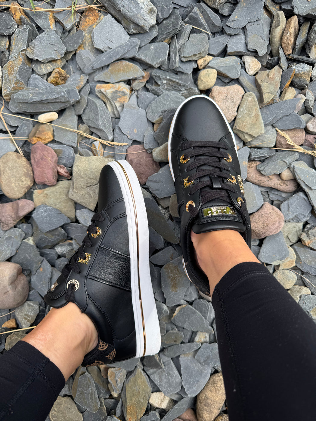 Guess stew black trainer
