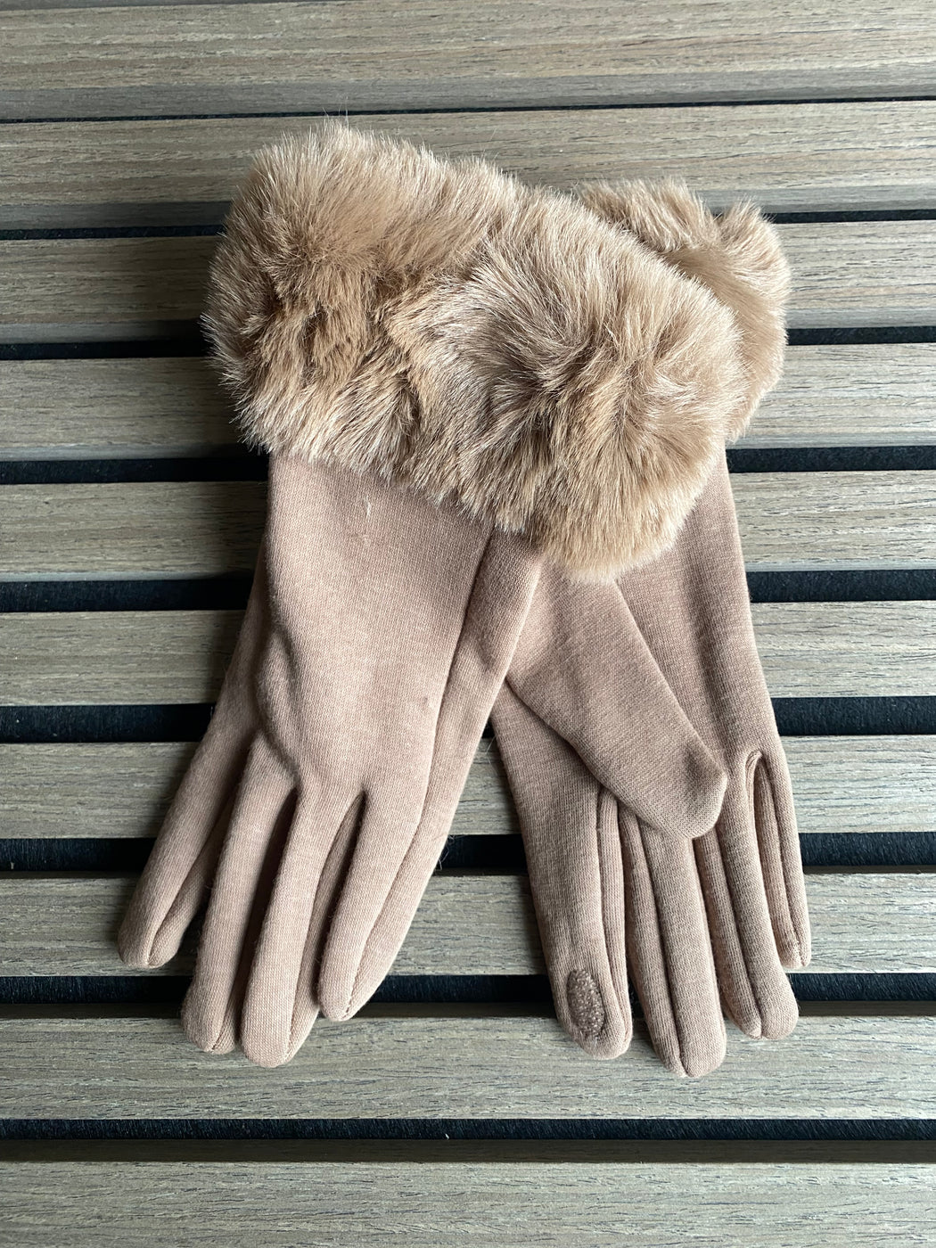 Amelia beige faux fur gloves