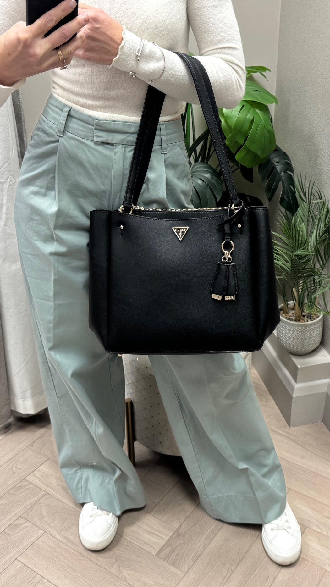 Guess black talent bag NG966923