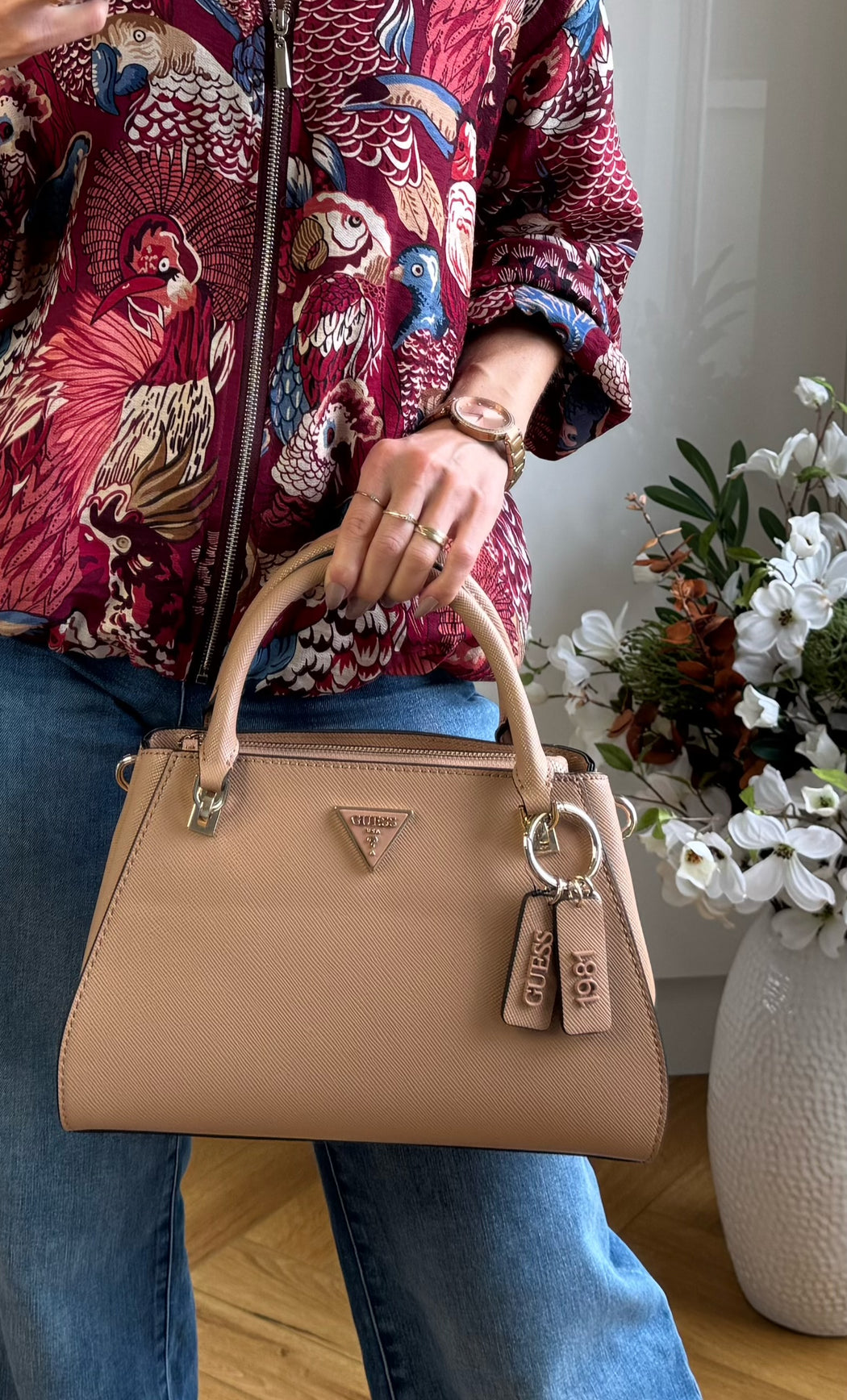 Guess beige noelle satchel bag ZG787907