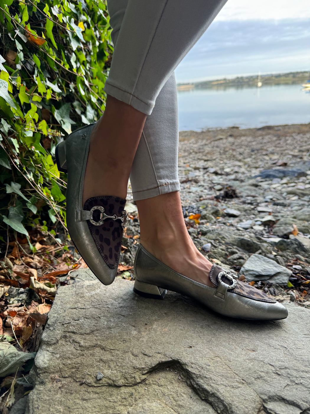 Dalat one Silver cheetah pointed loafer