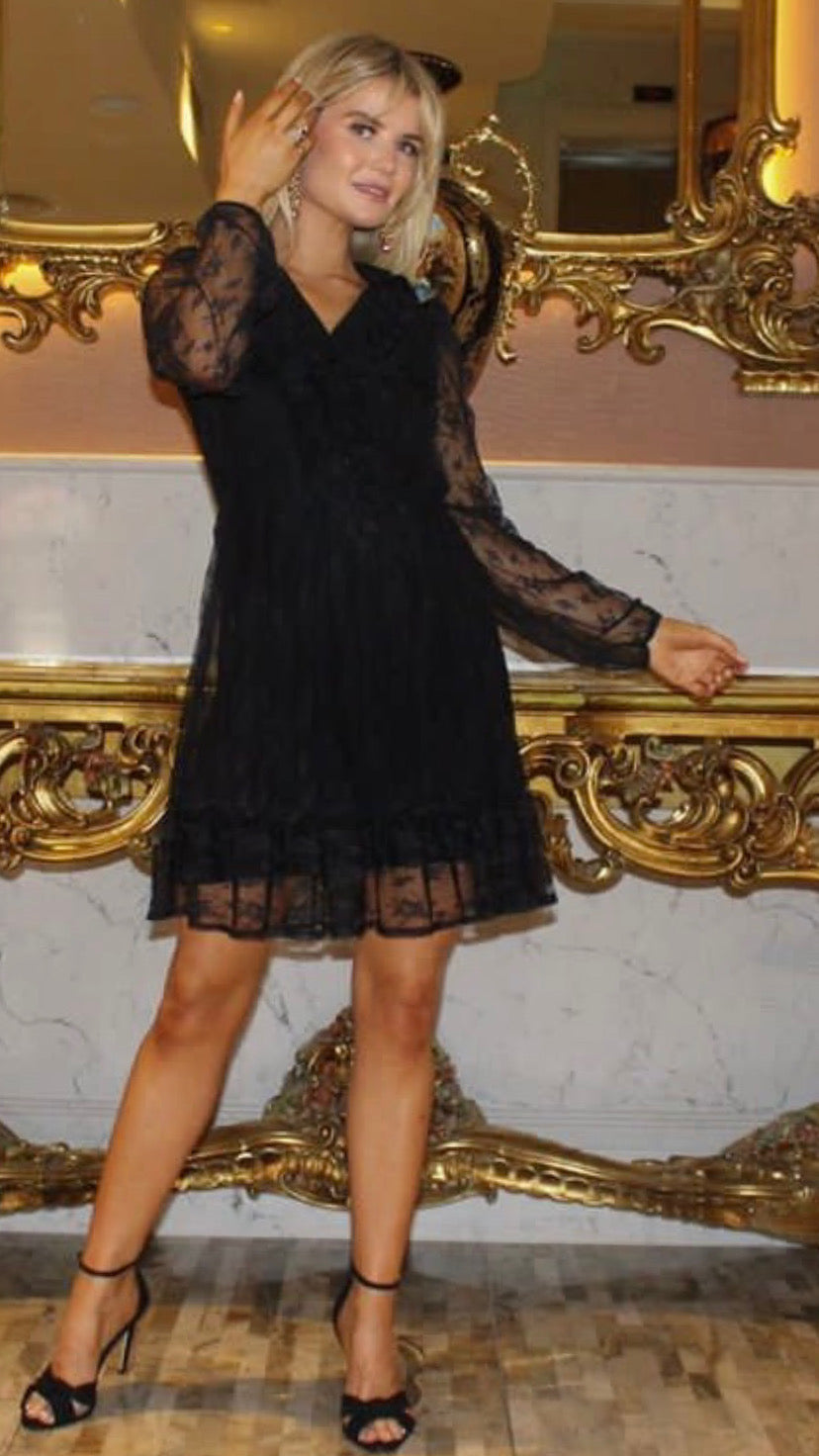 Vicky black lace dress