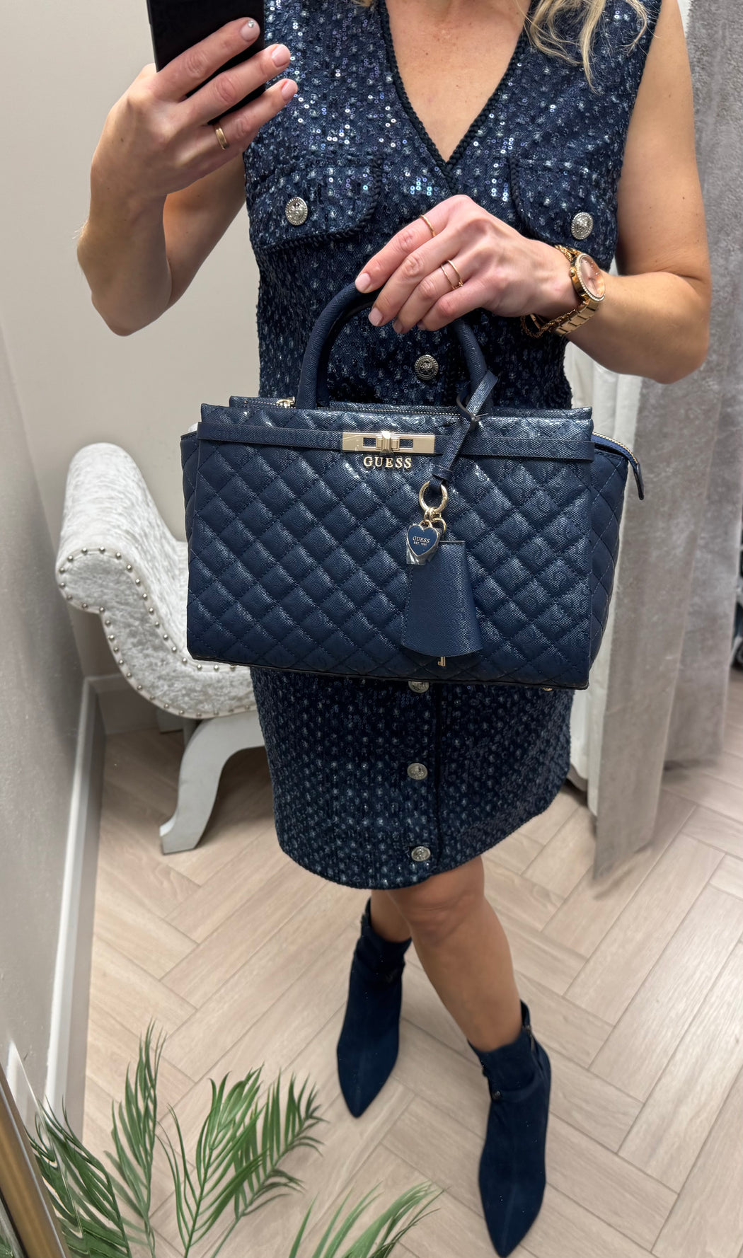 Guess bag GG815706 MIDNIGHT
IDRA