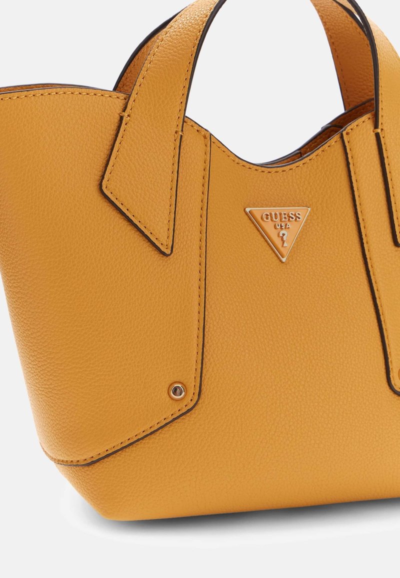 Guess amber darcy mini bg991475