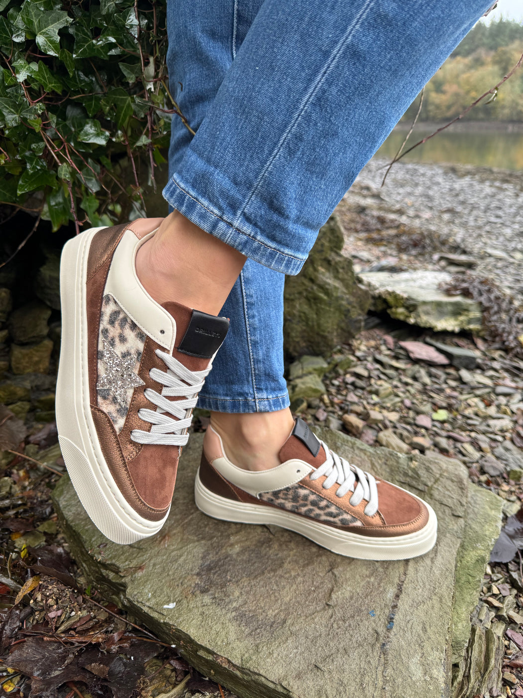 Seventy three antique bling