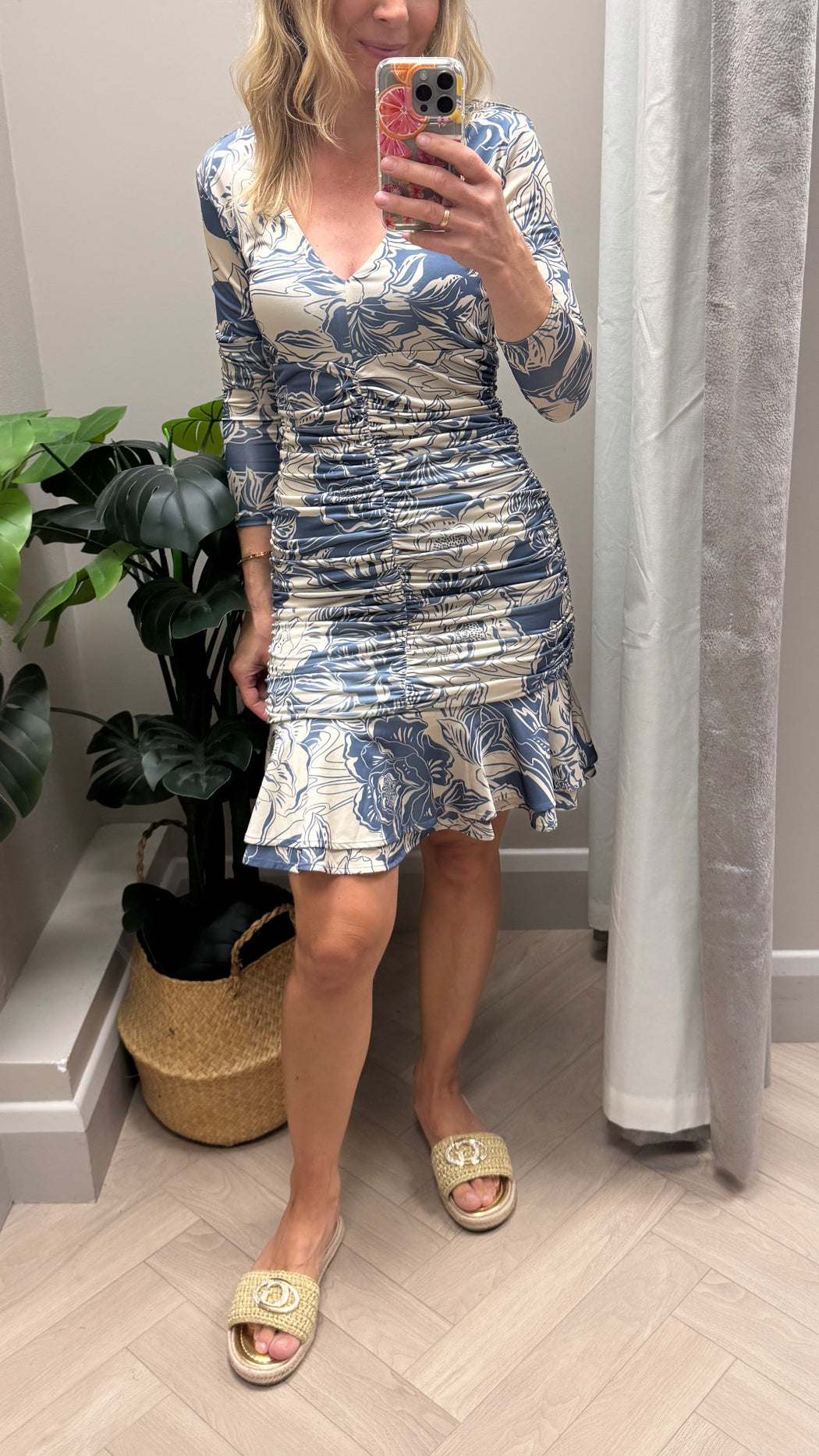 W4RK51KBAC2 guess patterned dress with frill detail