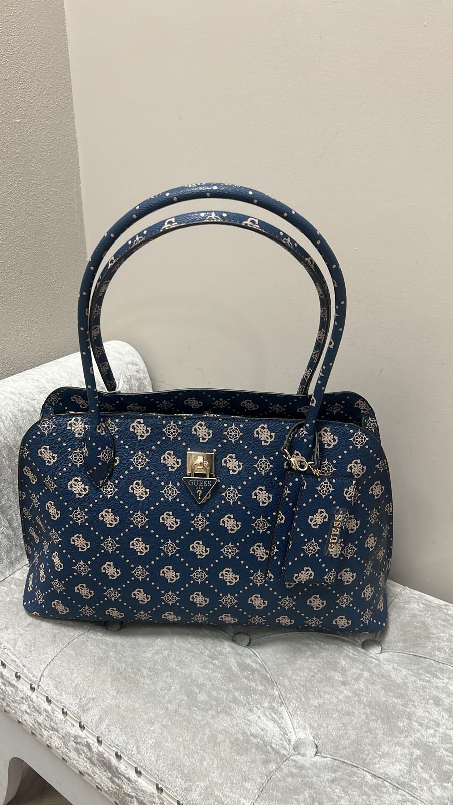 Guess Navy logo Patsie travel bag gp9919024