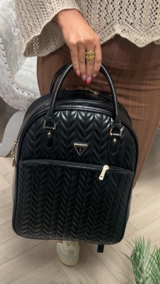 Guess Cheryl Travel Bag. QN9720030.