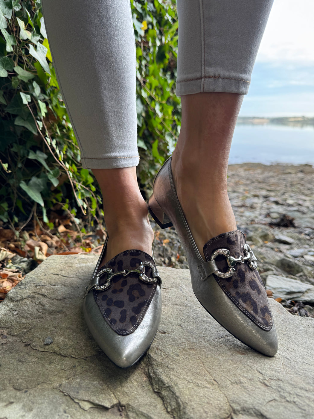 Dalat one Silver cheetah pointed loafer