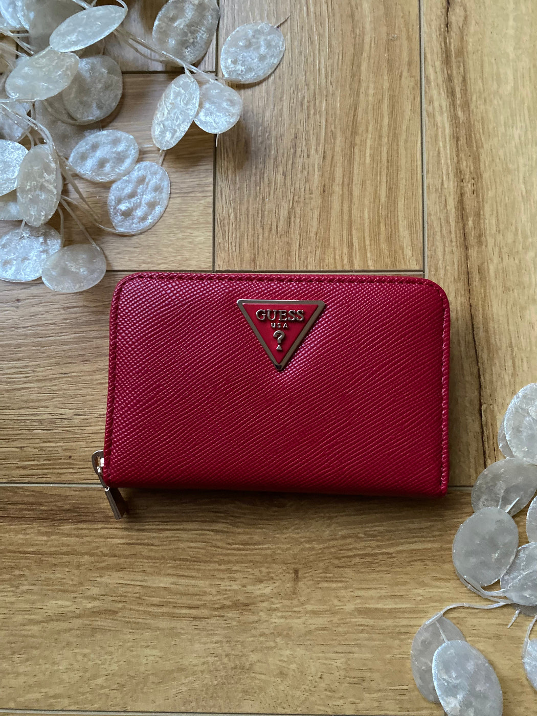 Zg850040 Laurel medium red top zip wallet