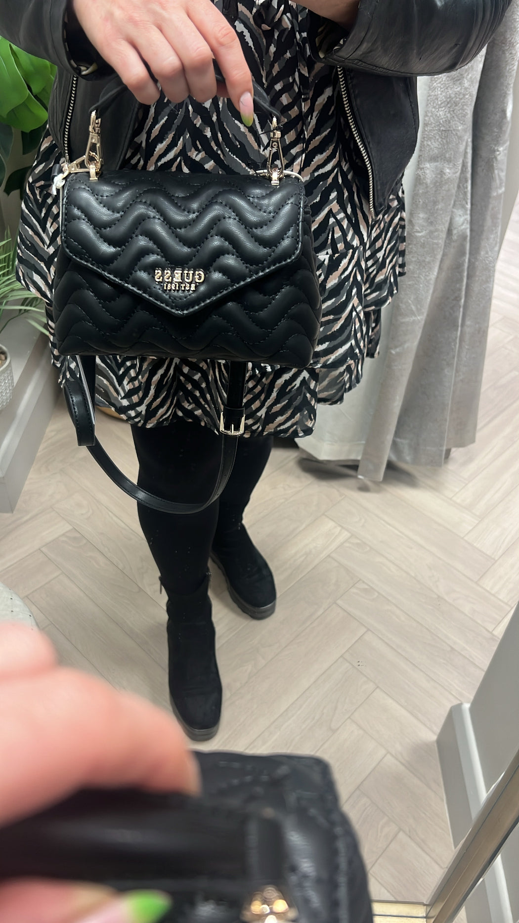 Guess Black MELISANDRA Mini Bag. QG965378