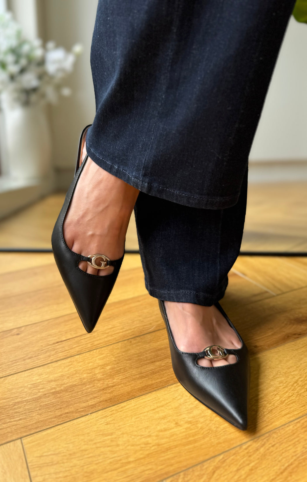 Guess black sling backs shoes FLTJESLEA05