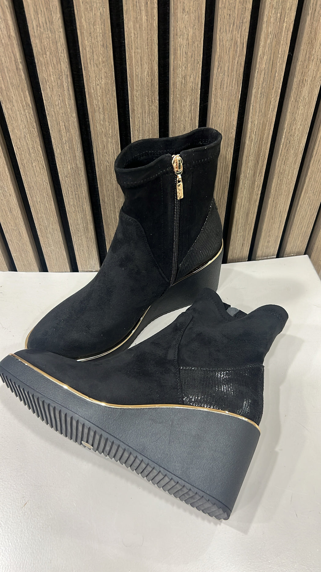 Poole Schwartz black wedge boots
