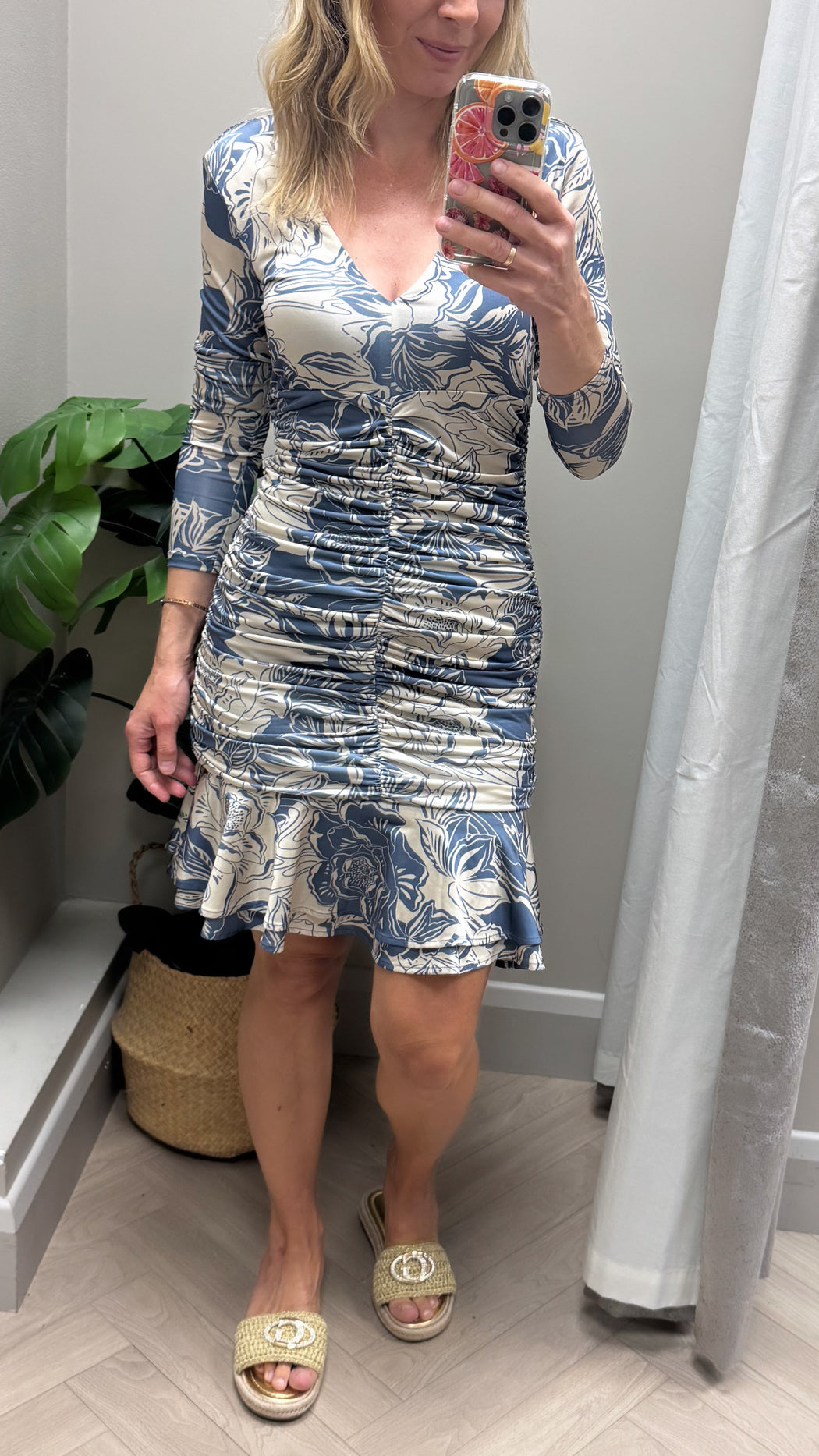 W4RK51KBAC2 guess patterned dress with frill detail