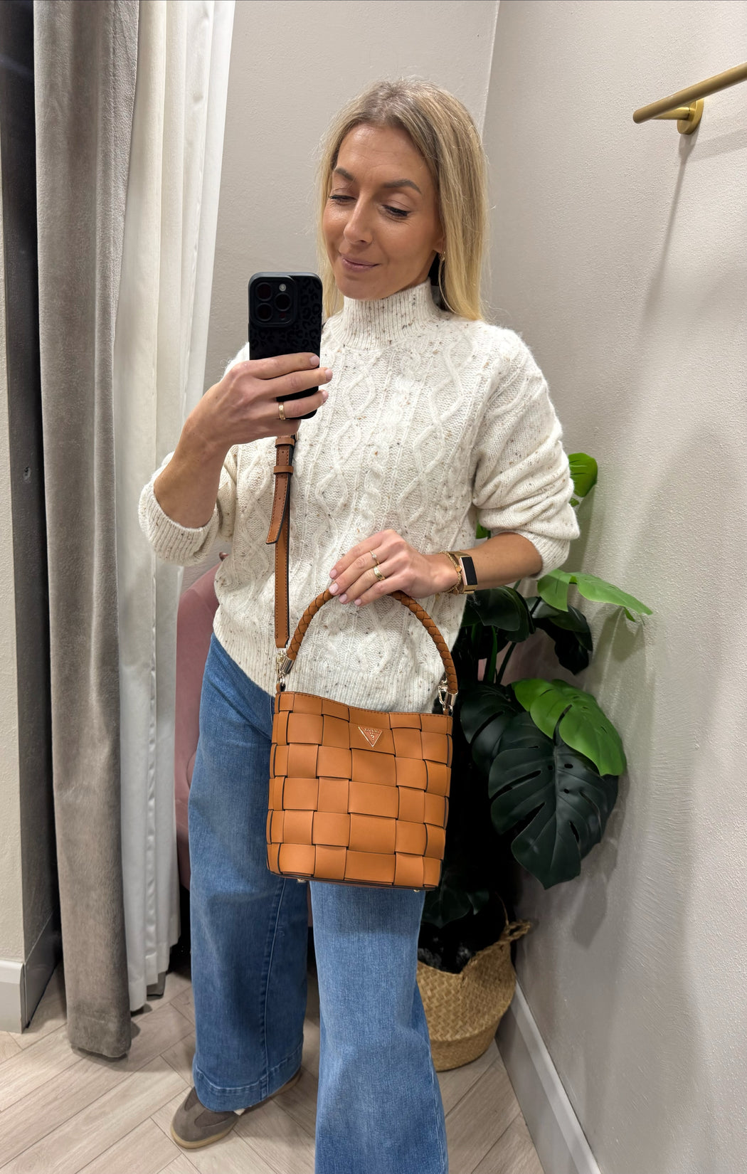 Guess Caramel MAYLEE bag. WG966103