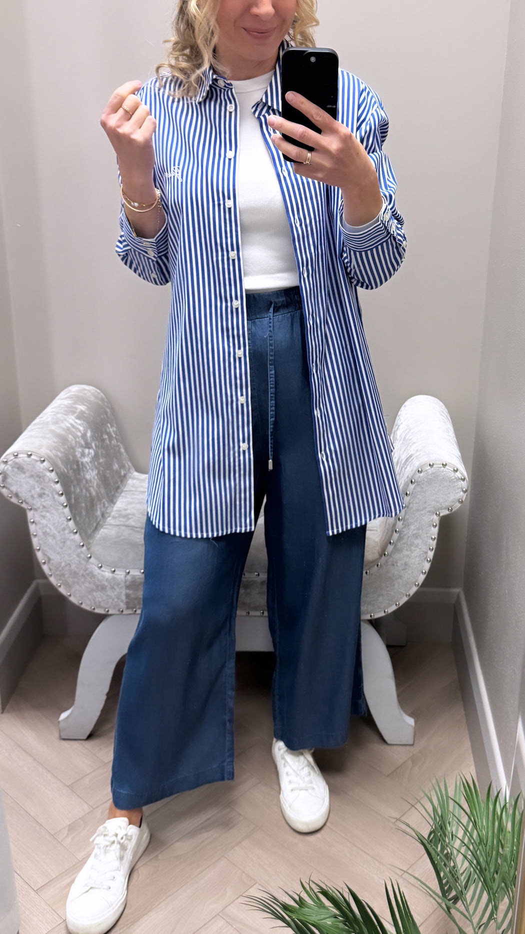 Guess blue and white striped  w6gh39w1849- sbob