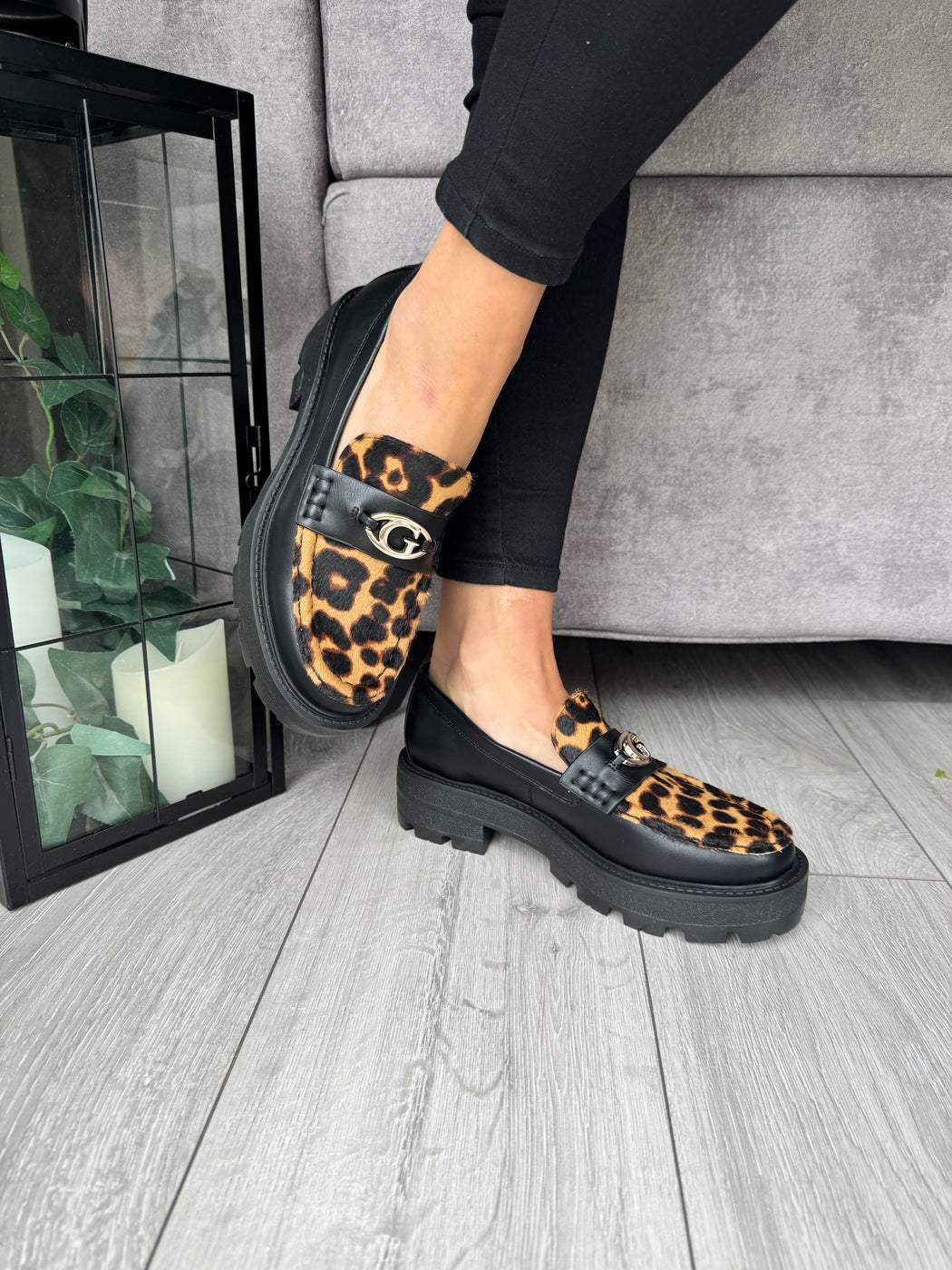 Guess black animal print loafer FLTYK2LEP14