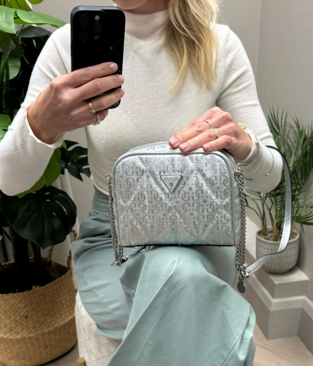 Guess Silver ALDINA Bag. GY966314