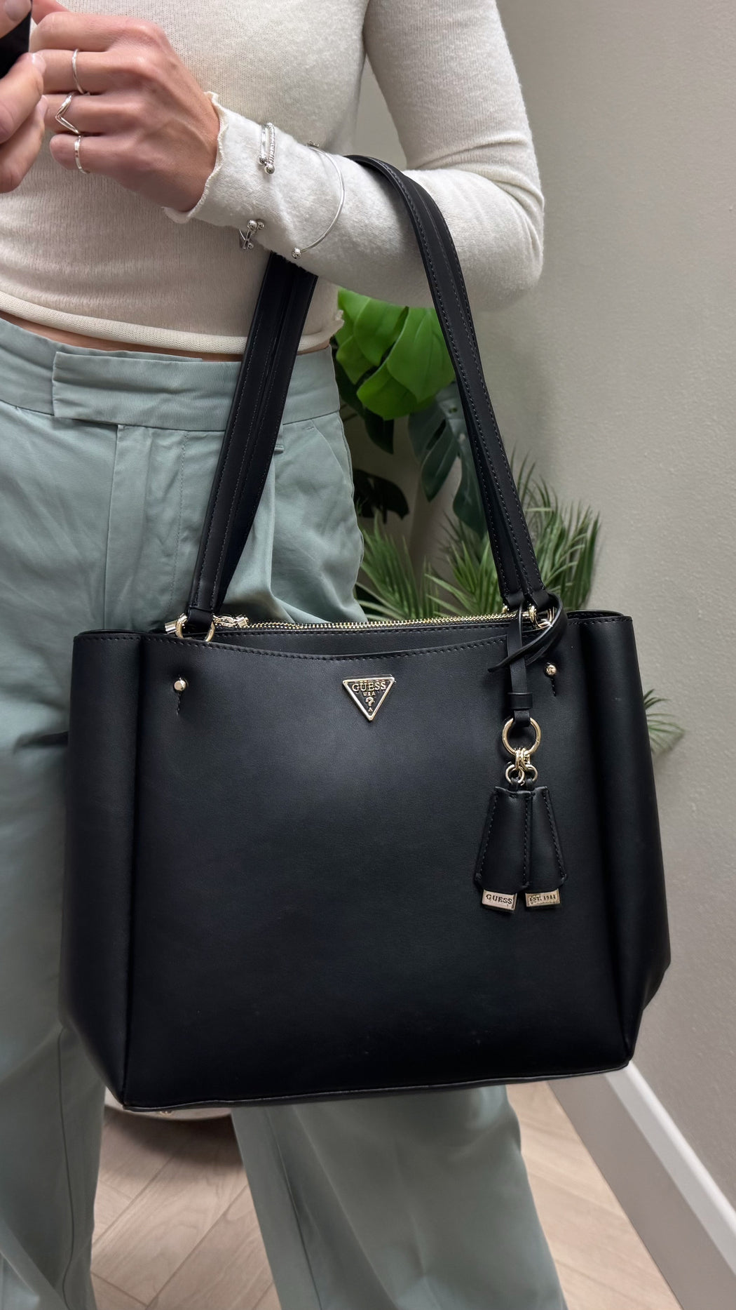 Guess black talent bag NG966923