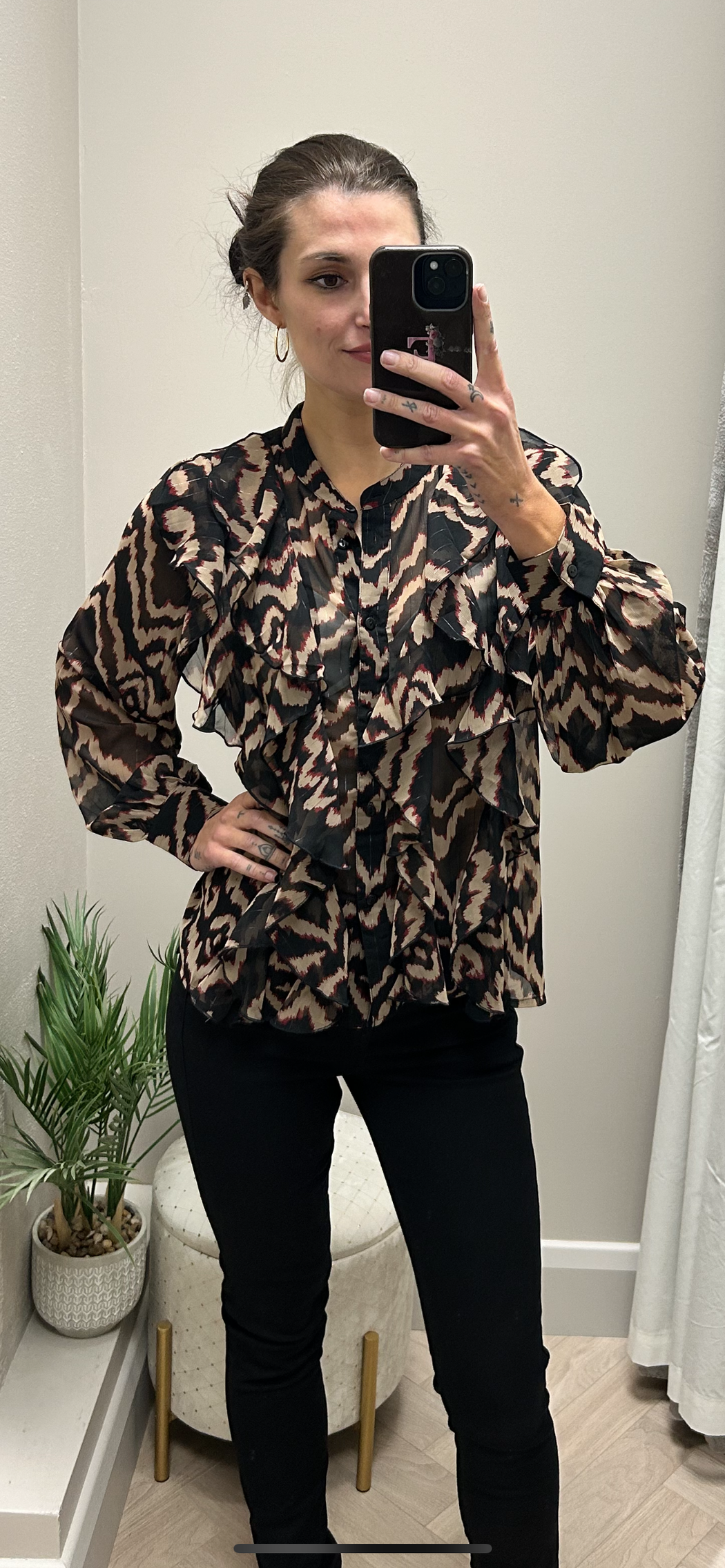 Quimbe ruffle wine Black print top